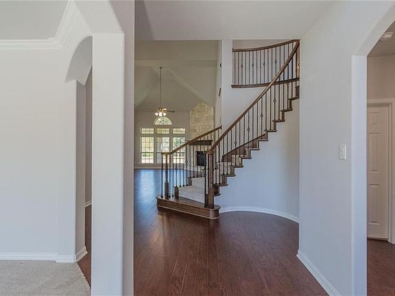 4th image of 961 Heath Creek Dr