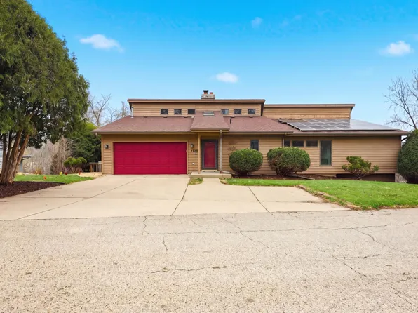 1329 Towerview Rd, Eagan, MN 55121