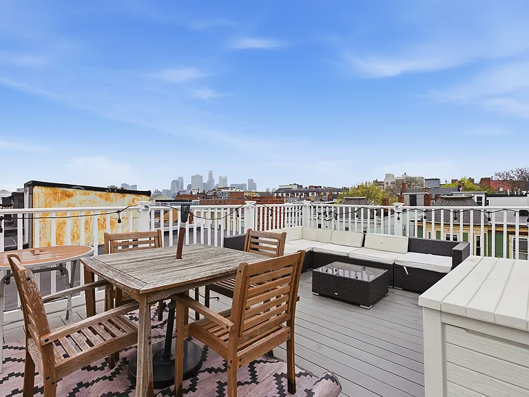 245 W 5th St #4 — Photo 18