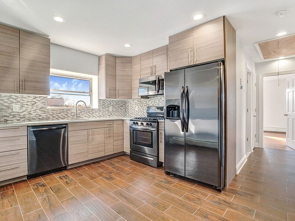 1st image of 1131 Revere Ave #2
