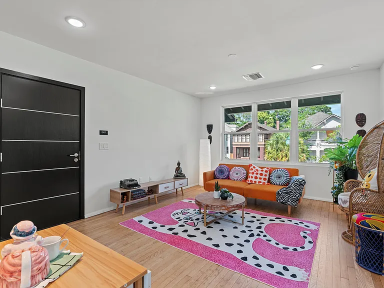 1504 Perry St #202 — Photo 8
