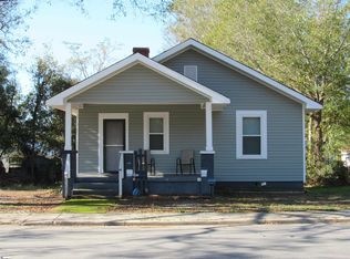 131 Pine St, Clinton, SC 29325