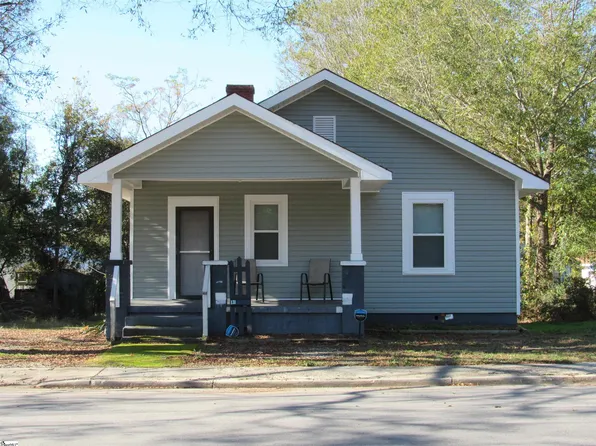 131 Pine St, Clinton, SC 29325
