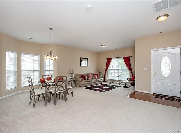 4th image of 4413 Golden View Dr