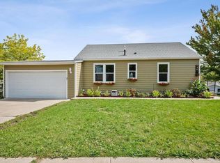 134 Brook Cir, Pella, IA 50219
