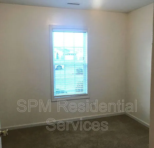 1798 Liz Ln NE — Photo 7