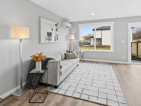 3rd image of 1925 NW Sunny Ln