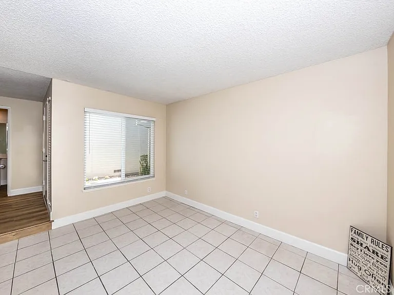 21 Ashbrook #102 — Photo 22