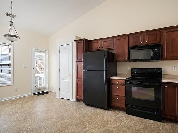 5th image of 205 New River Ct