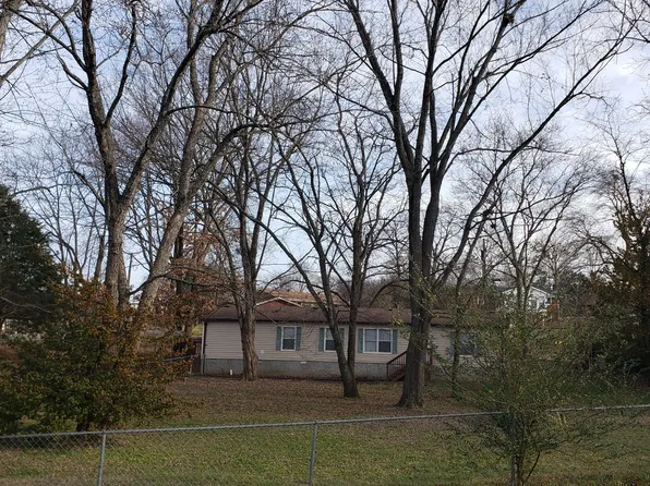 212 Mills Dr, Clarksville, TN 37042