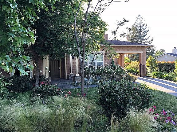 4th image of 127 Regent Dr