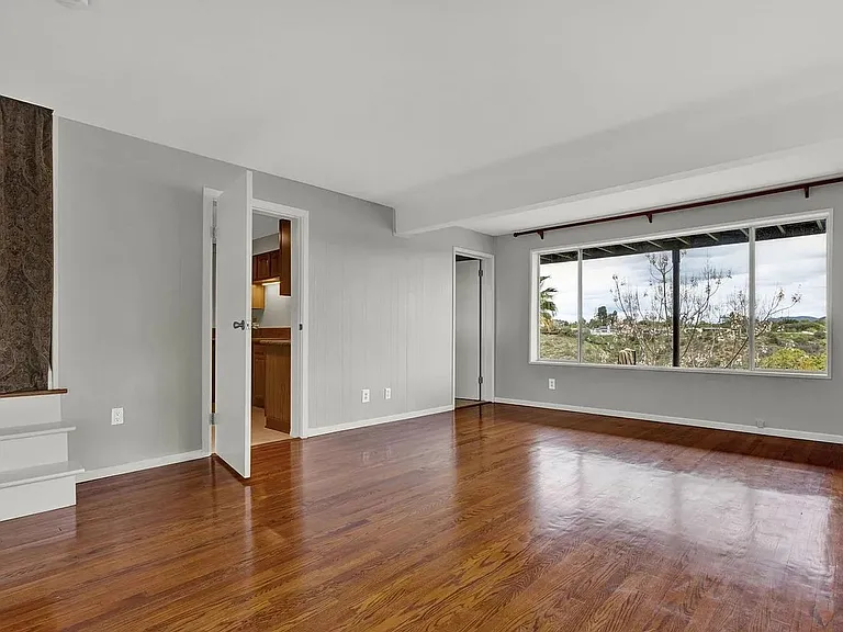4852 Lila Dr — Photo 9