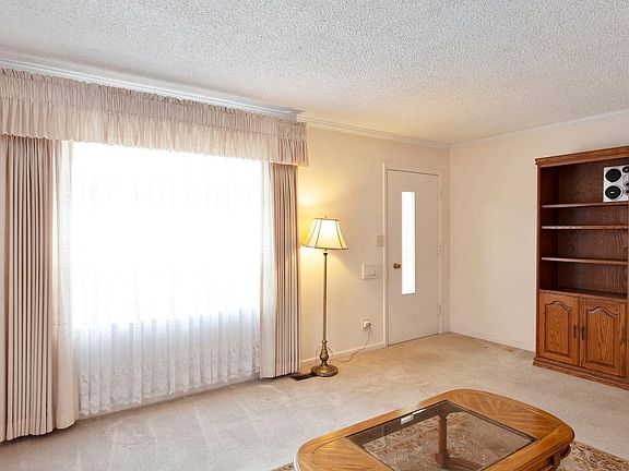 3rd image of 1110 E Hudson Ave