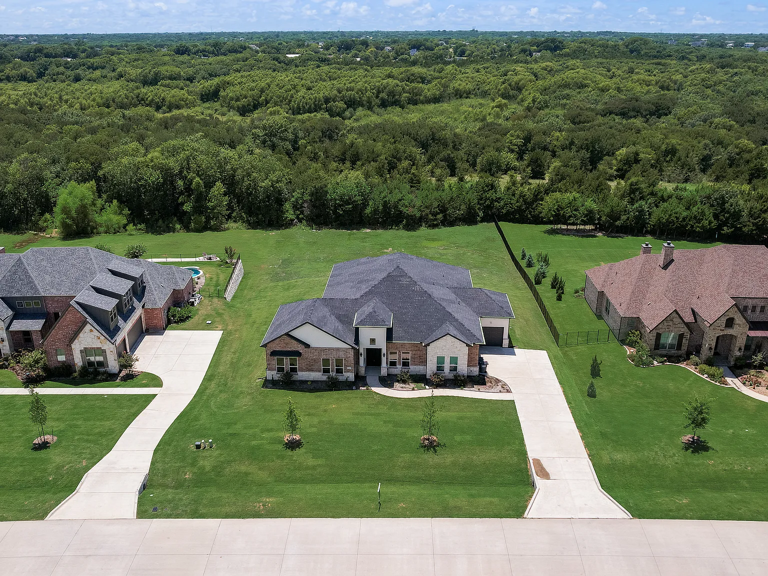 4 bed, 3.5 bath, 3667 sqft, $4,600 — Photo 2