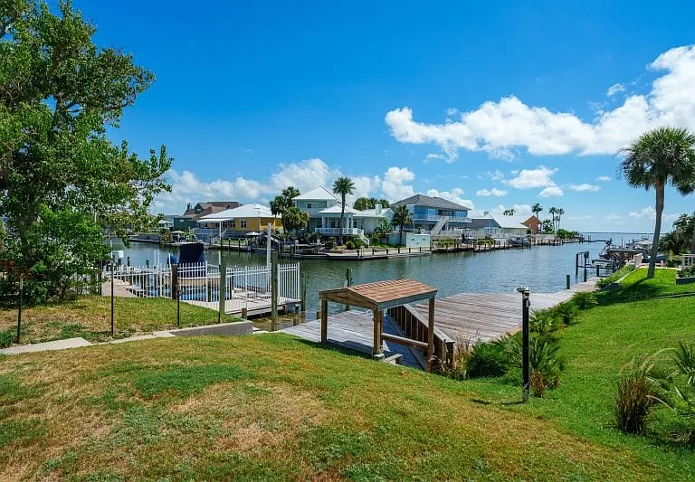342 Lands End St — Photo 31