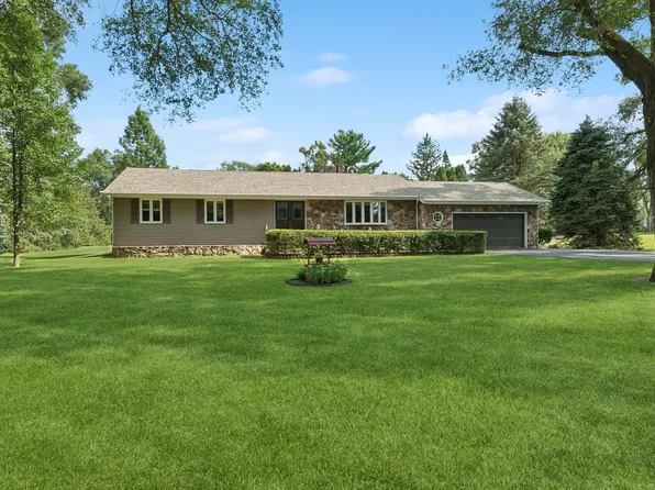 5115 Bonnie Brae Rd, Richmond, IL 60071