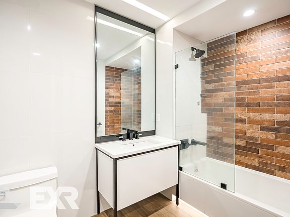 5th image of 42-22 27th St #701