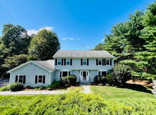 679 Aspen Ln, Orange, CT 06477