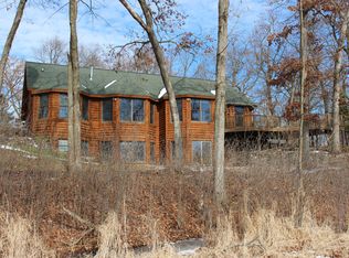 1922 N Hickory Ct, Oconomowoc, WI 53066