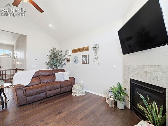 4th image of 9777 Porch Swing Ln