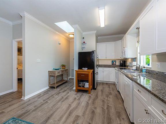 4th image of 1050 Claudia St