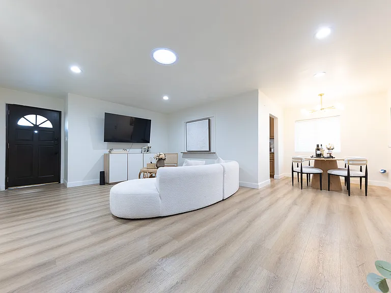 2503 Sierra Leone Ave — Photo 9