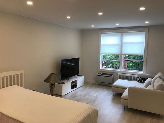 4th image of 6815 Selfridge St APT 3D