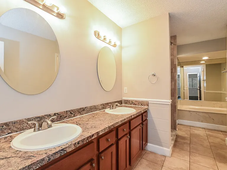 321 Alba Ln — Photo 11