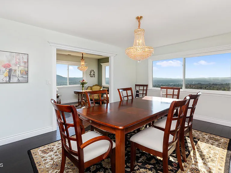 1234 E Tujunga Ave — Photo 19