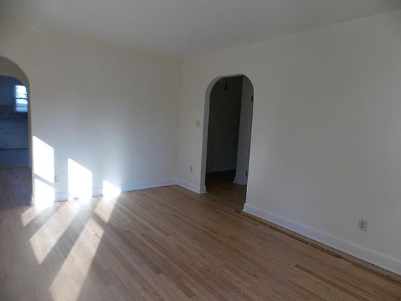 5th image of 4001 Porter Ave