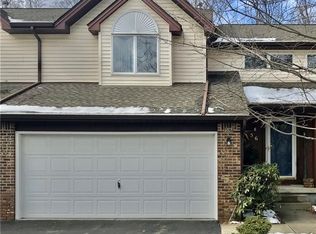 56 Westwood Rd, Lancaster, NY 14086