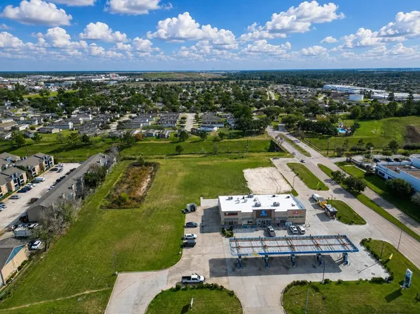 20302 Imperial Valley Dr, Houston, TX 77073