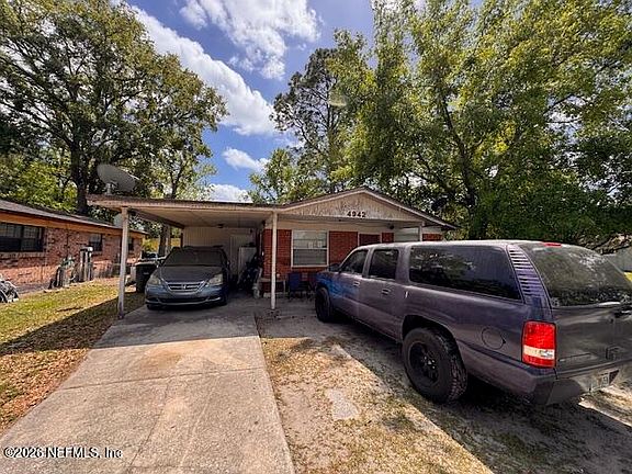 3rd image of 4942 SPRING GLEN Road