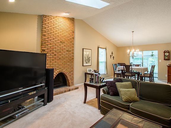 3rd image of 432 Weatherby Drive