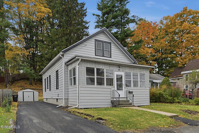 2nd image of 48 Brookview Avenue
