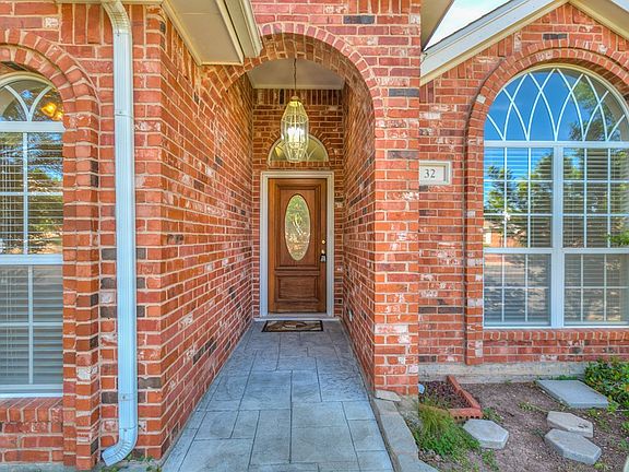 2nd image of 32 Southridge Dr