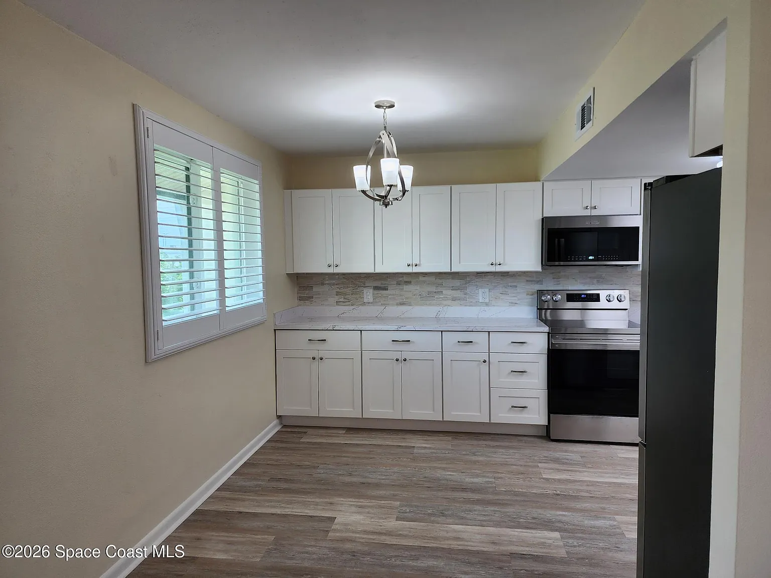 2 bed, 2.0 bath, 1137 sqft, $2,400 — Photo 2