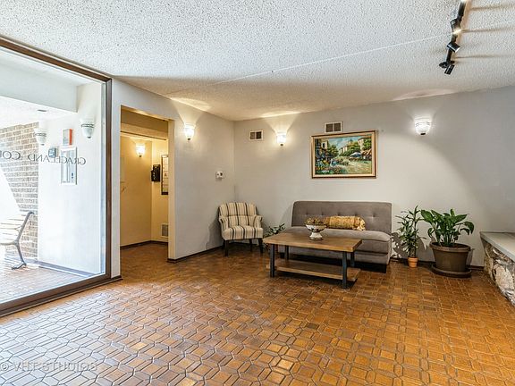 2nd image of 828 Graceland Ave APT 501
