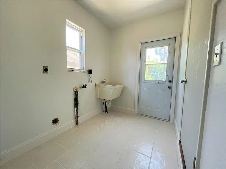 9 Jeff Rd — Photo 10