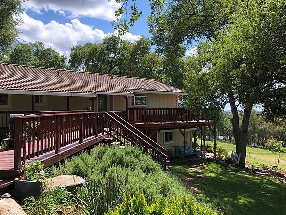 3rd image of 1570 Sailview Dr