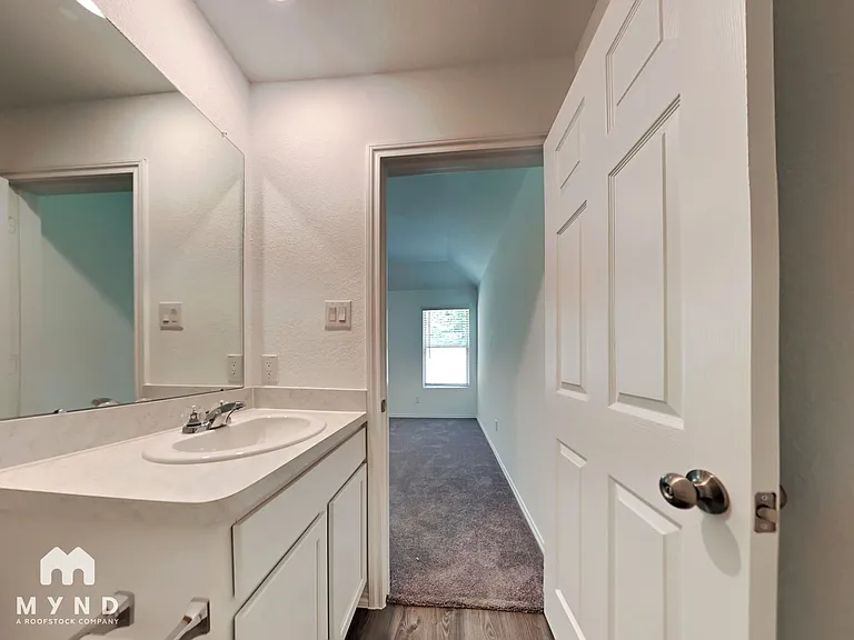 17584 Rosewood Manor Ln — Photo 9