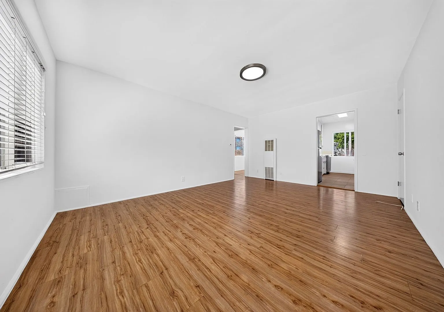 6538 Fountain Ave — Photo 4