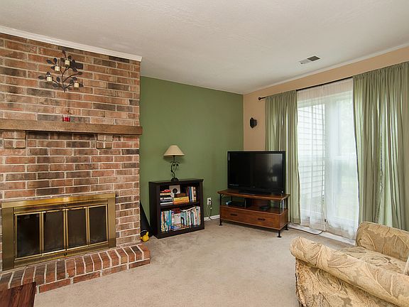 5th image of 2914 Fordham Ln