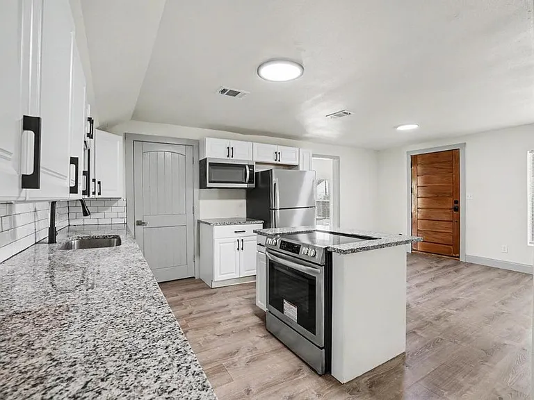1320 S 7th Ave — Photo 17