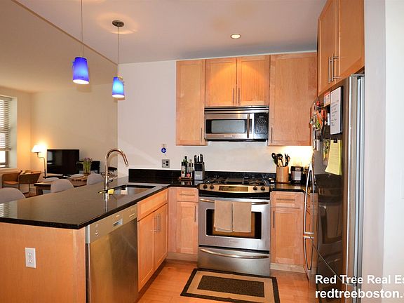 3rd image of 181 Essex St #302D