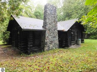 59 Broadway, Frankfort, MI 49635