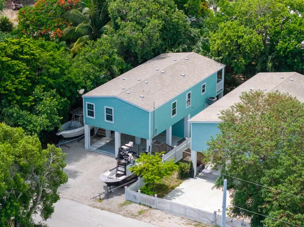 19543 Navajo St, Sugarloaf Key, FL 33042