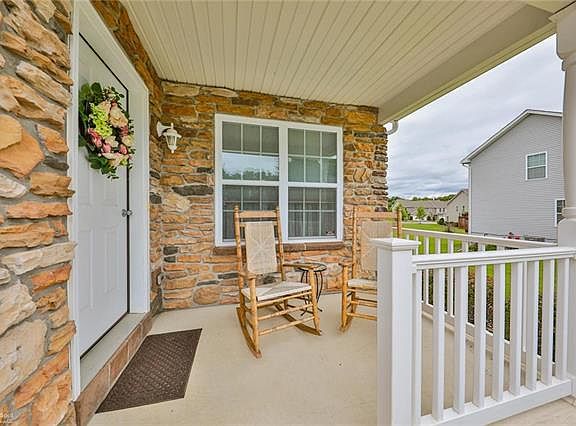 3rd image of 847 S Fork Dr