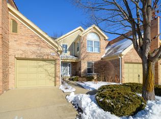 1910 W Ashbury Ln, Inverness, IL 60067