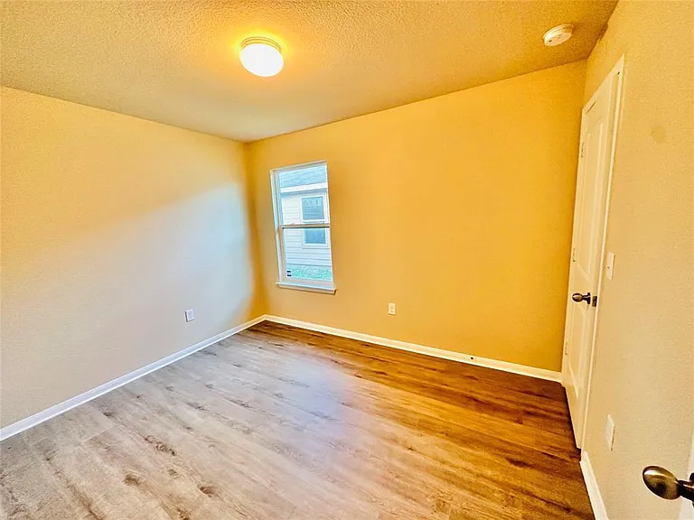 704 Silver Wing Dr — Photo 10